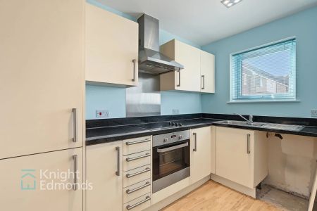 2 bed end of terrace house to rent in Olympia Way, Whitstable, CT5 - Photo 3