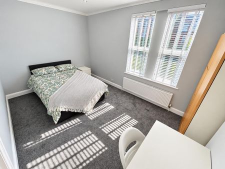 4 bedroom terraced house to rent - Photo 5