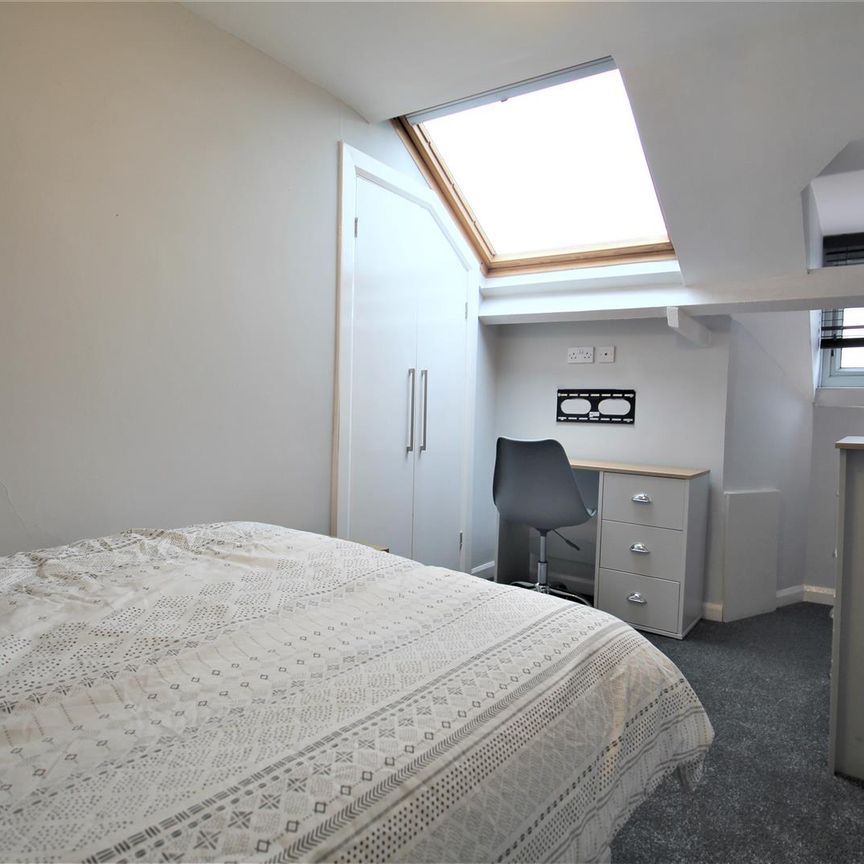 Hyde Park Road, Hyde Park, LS6 1AG, Leeds - Photo 1