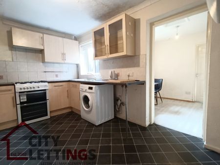 2 Bedroom Mid Terraced House - Photo 5