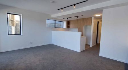 Brand New 2 Bedroom Apartment - Photo 2