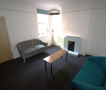 4 bedroom terraced house to rent - Photo 1