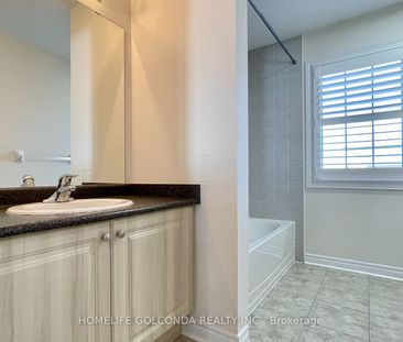 Detached Home For Lease | N8147390 - Photo 5