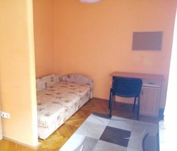 Belvárosban, kiadó bútorozott 2,5 szobás albérlet - Fotó 4