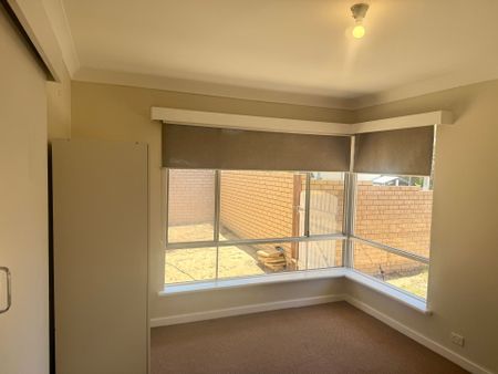 Coastal Living Made Easy – Walk to Scarborough Beach - Photo 5