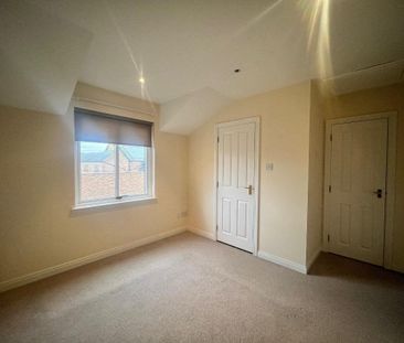 3 bedroom semi-detached house to rent - Photo 4