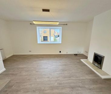 2 bedroom coach house to rent - Photo 2