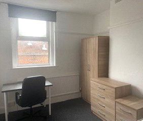 Student Properties to Let - Photo 2