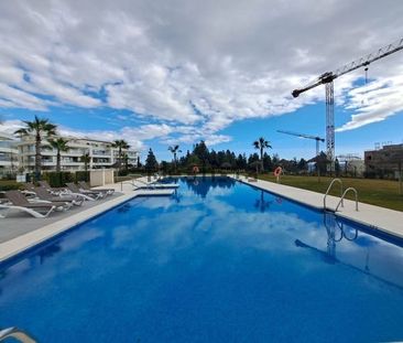 Alquiler de piso en Calle Aralia - Photo 1