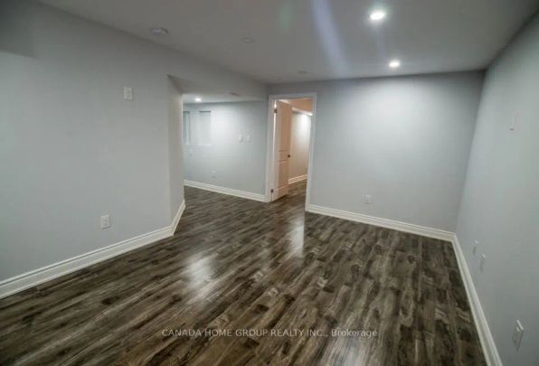 Property For Lease | W9056300 - Photo 1