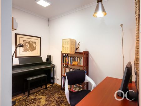Open the Door to Stylish Courtyard Living Moments from The Parade - Photo 4