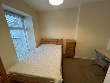 6 bedroom house to rent - Photo 4