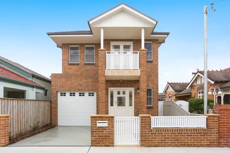 Stunning 4 Bedroom Home in the Heart of Rosebery - Photo 3