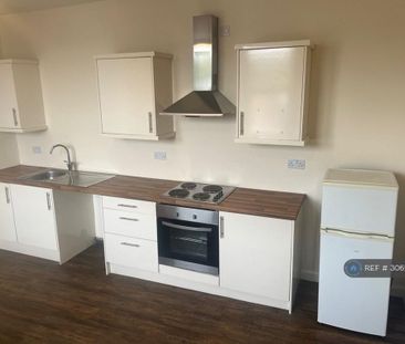 1 bedroom flat to rent - Photo 2