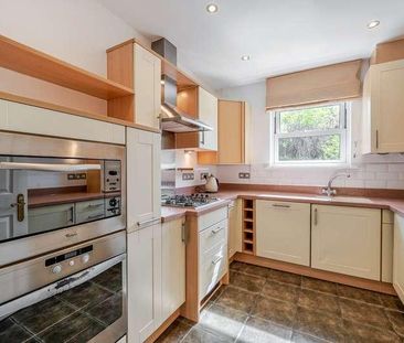 Tudor Grange, Oatlands Drive, Weybridge, Surrey, KT13 - Photo 5