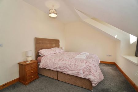 3 bedroom House To Let - Photo 5