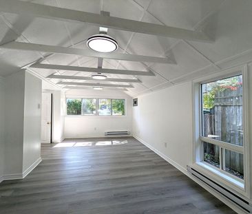 For Lease - 696 Hastings Avenue, Innisfil, Ontario - Photo 2