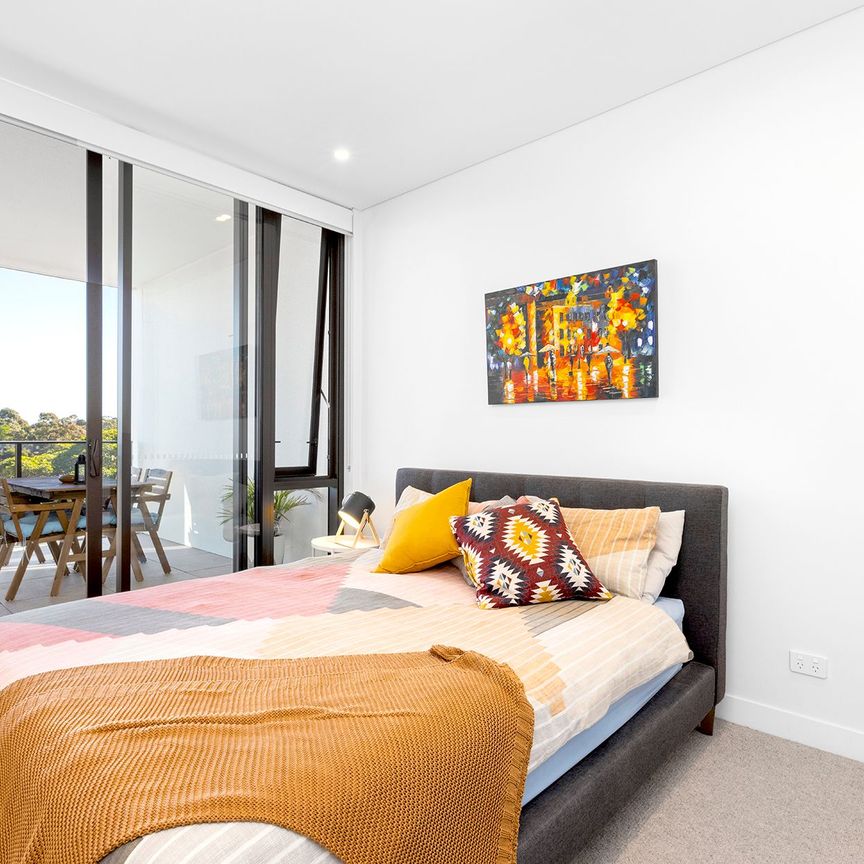 Stylish North-West Facing Apartment with Leafy Outlook - Photo 1