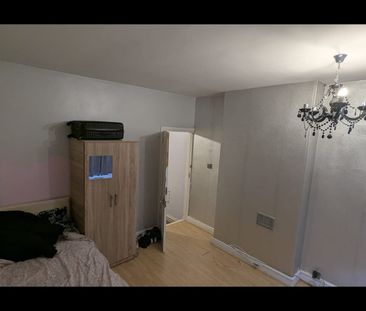 Room in a Shared House, Boundary Road, LE2 - Photo 1