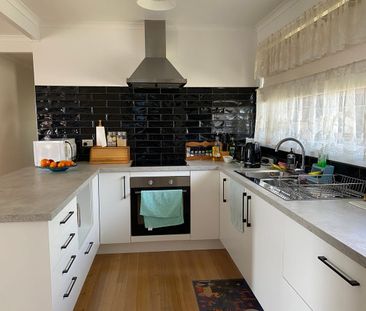 Stunning Family Home - Photo 4