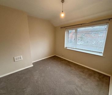 4 bedroom end of terrace house to rent - Photo 6