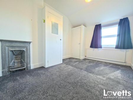 3 bedroom semi-detached house to rent - Photo 5