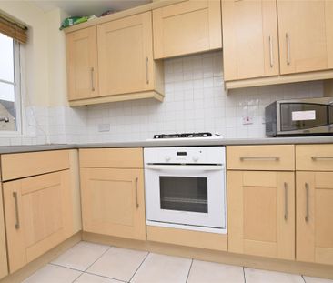 Tallis Court, Kidman Close, Gidea Park, Romford, RM2 - Photo 3