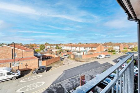 2 bedroom flat to rent - Photo 3