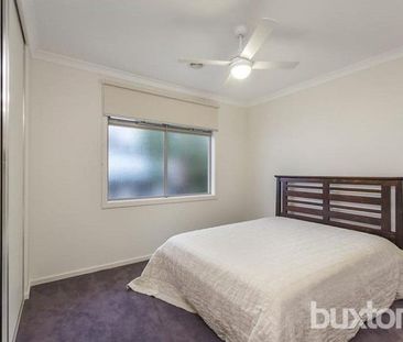 Three Bedroom Family Home - Photo 4