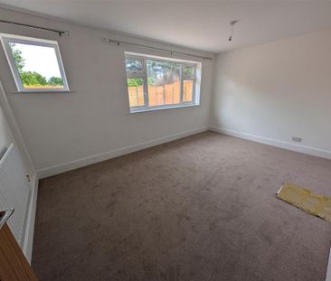 2 bedroom detached bungalow to rent - Photo 2