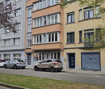 Gelijkvloers app. te huur in Etterbeek voor € 1.140 met 1 slaapkamer - Photo 5