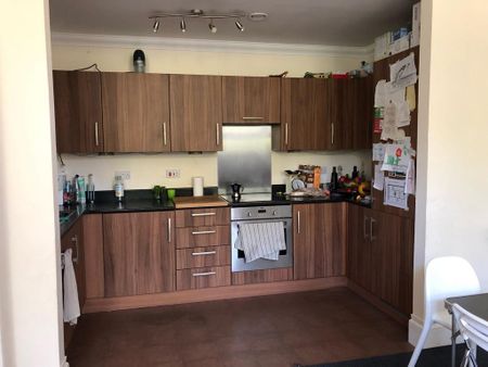 2 bedroom flat to rent - Photo 5