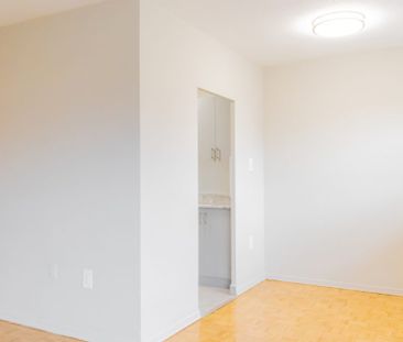 1051 Seneca Ave - Photo 6