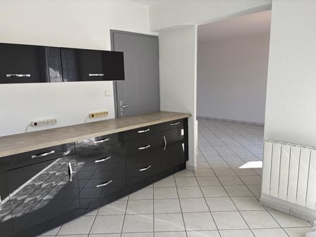 Location Appartement 4 pièces 85m² AUBENAS 07200 - Photo 2