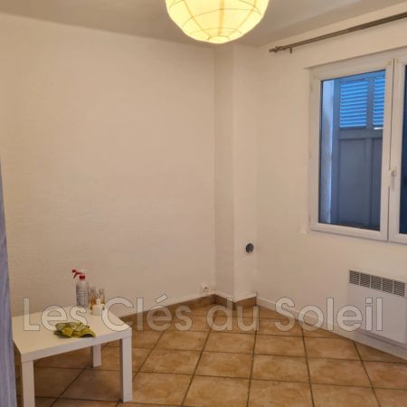 Location appartement 3 pièces 47 m² Bandol - Photo 3
