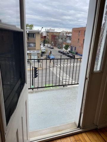 Rue St-Denis, H2P 2G8, Montréal - Photo 2