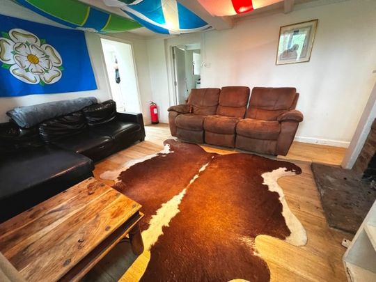 3 Bed - Jarvis Quarry, Tetbury Road, Cirencester - Photo 1