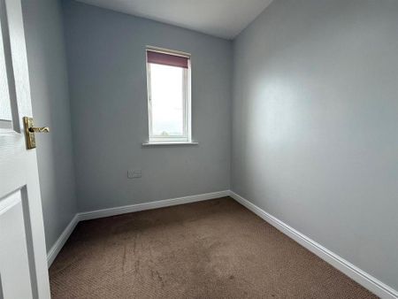 3 bedroom end of terrace house to rent - Photo 3