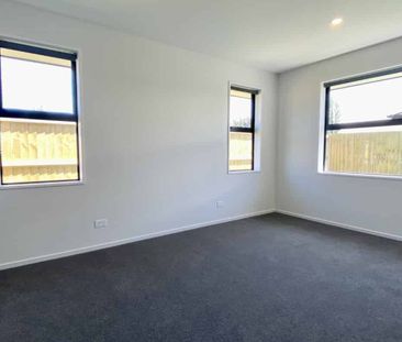 SpringGrove 3 Bedroom 2 Bathroom - Photo 2