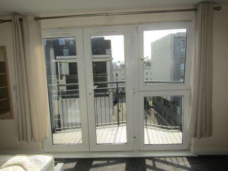 1 bed Studio Apartment - To Let - Photo 5