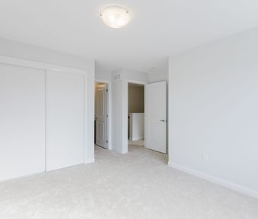 For Lease - 911 Creekway Private, Kanata, Ontario - Photo 4