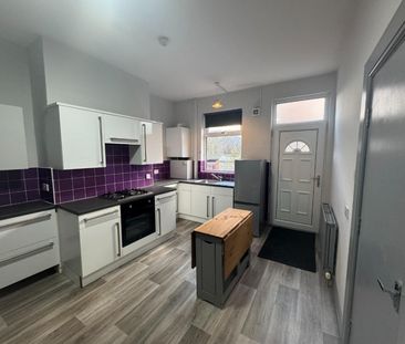 4 bedroom House To Let - Photo 6