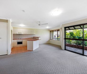 Unit in sought after Burleigh Heads - Photo 4