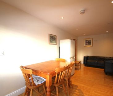 Dallygate - Photo 1