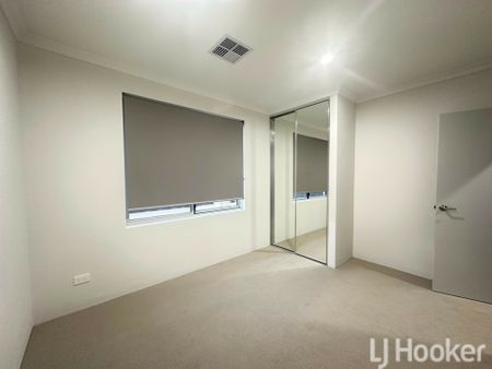 Beachfront Bliss at the End of the Street � Stunning Madora Bay! - Photo 5