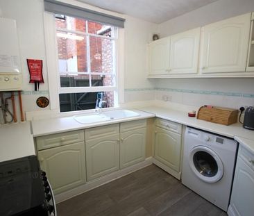 1 bedroom flat to rent - Photo 4