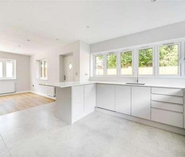 Great Austins, Farnham, Surrey, GU9 - Photo 5