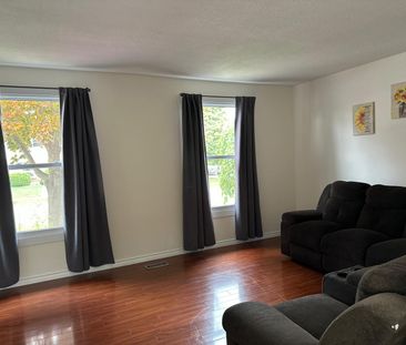 For Lease - 130 Sekura Crescent, Cambridge, Ontario - Photo 1