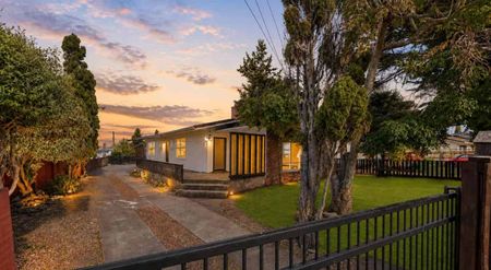 Spacious 3 Bedroom Home in Otahuhu With Swimming Pool - Photo 5