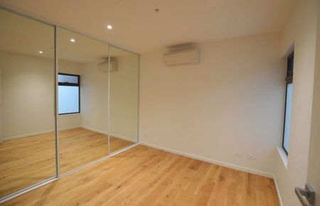 10/891 Toorak Road, Camberwell - Photo 5